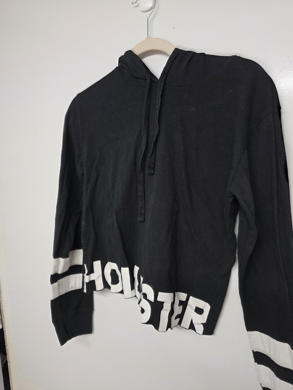 Hollister Womens Black Cropped Spell Out Athletic Stripe Long Sleeve Size XL